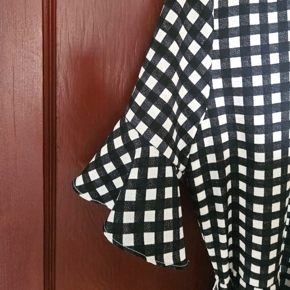Banana Republic Buttoned Checkered Dress Small with Pockets and Belt - Picture 4 of 4